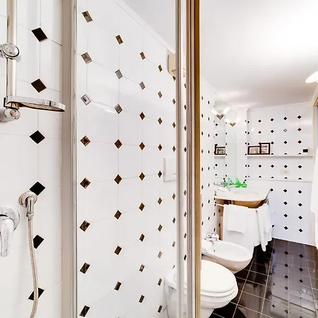 Apartment Mezzanine In Historic Palazzo Rome