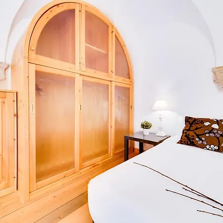 Mezzanine In Historic Palazzo Apartment Rome