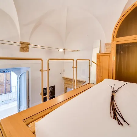 Apartment Mezzanine In Historic Palazzo