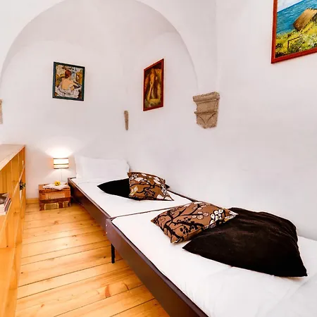 Mezzanine In Historic Palazzo Apartment